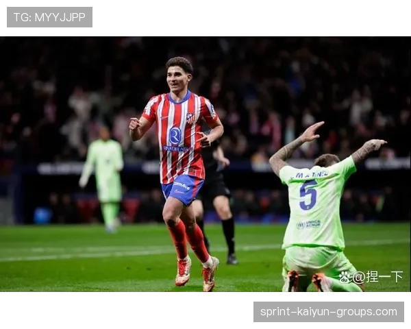 利物浦后场组织稳定,攻防两端兼顾,在利物浦效力过的后卫